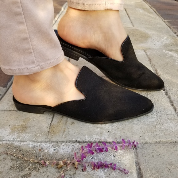Shoes - Black Pointy Toe Slip On Mule Loafer